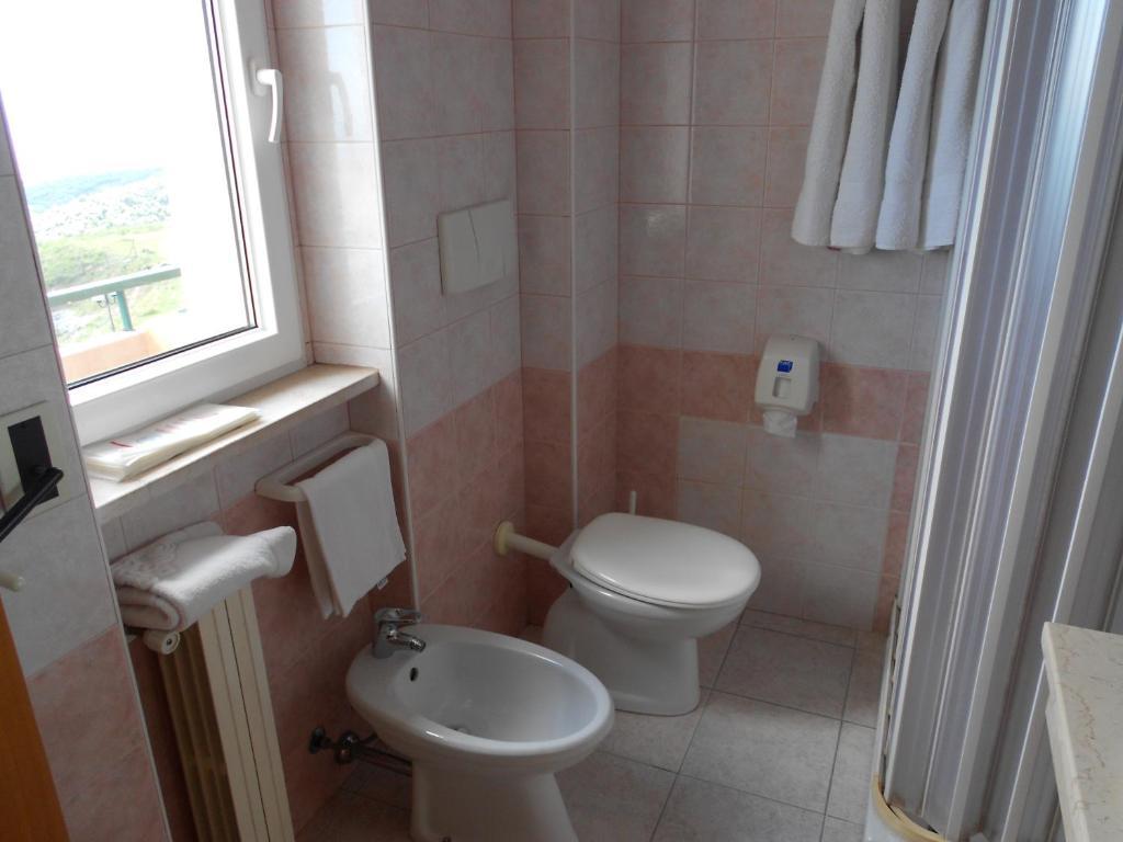 Hotel Santangelo Monte SantʼAngelo Pokoj fotografie